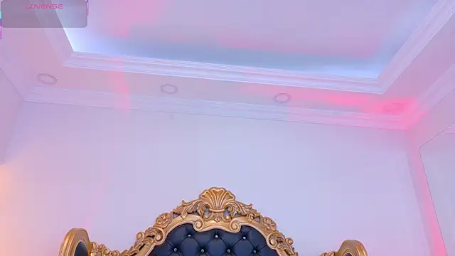 AdelinaVans online show from 11.13.25