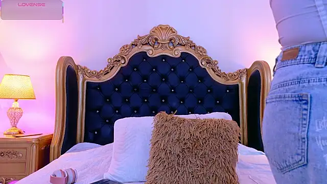 AdelinaVans online show from 02.05.26