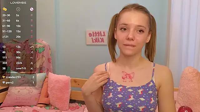 Snapshot of PrincessLittleKiki chatting on 10.03.25 PrincessLittleKiki online show from 10.03.25