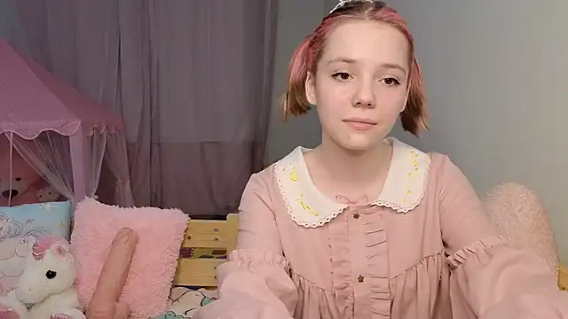 Snapshot of PrincessLittleKiki chatting on 04.17.26 PrincessLittleKiki online show from 04.17.26