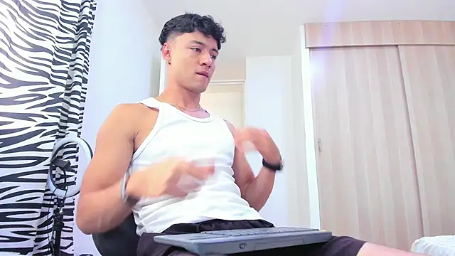 Sebastian-Dash online show from 02.08.25