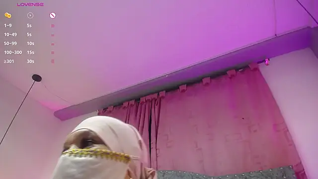 Uzziah Sabag online show from 10.28.25