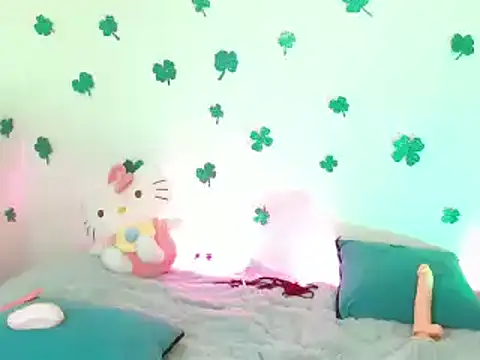 Snapshot of kittycatw chatting on 03.18.25 kittycatw online show from 03.18.25