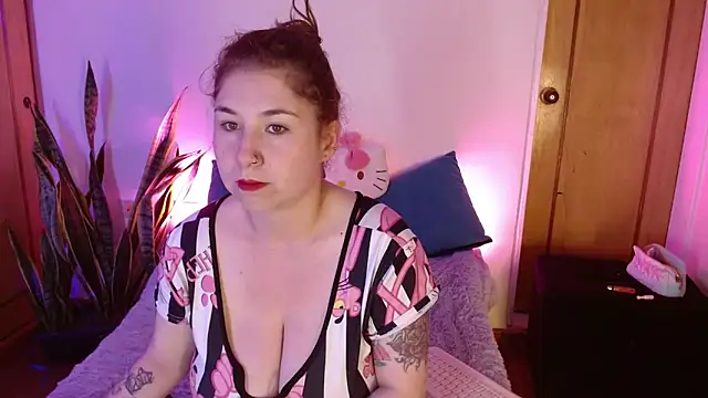 Snapshot of kittycatw chatting on 09.10.25 kittycatw online show from 09.10.25