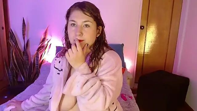 Snapshot of kittycatw chatting on 09.25.25 kittycatw online show from 09.25.25