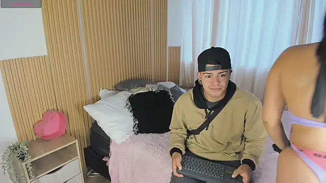 Snapshot of lucy_Bensonn chatting on 03.14.25 lucy Bensonn online show from 03.14.25