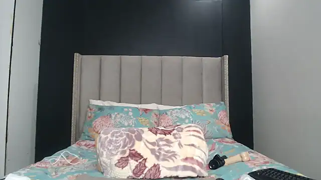 Snapshot of Ms__JOJO chatting on 05.10.26 Ms JOJO online show from 05.10.26
