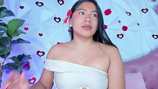 LinnaGardenia online show from 03.19.25