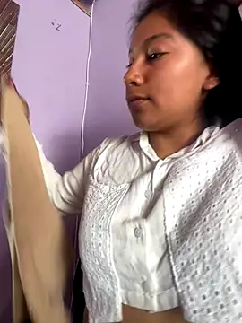 LinnaGardenia online show from 10.20.25