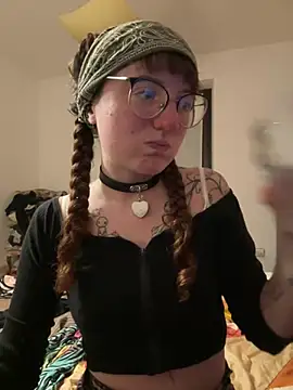 Snapshot of _foxygirl_ chatting on 02.07.25  foxygirl  online show from 02.07.25