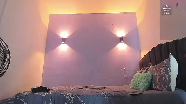 Sofia Clauss  online show from 03.02.25