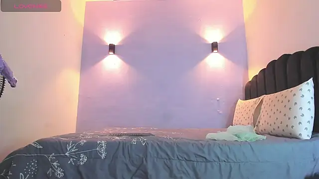 Sofia Clauss  online show from 03.19.25