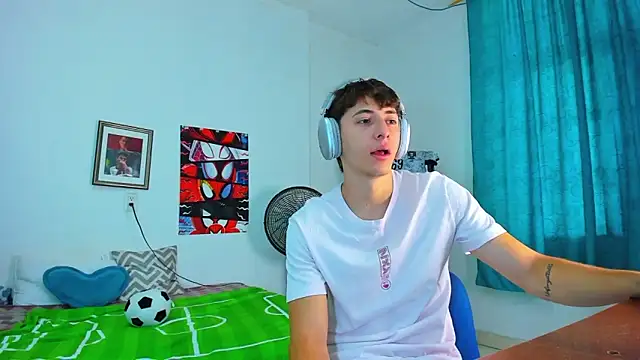 Snapshot of AlessandroDybala chatting on 05.26.26 AlessandroDybala online show from 05.26.26