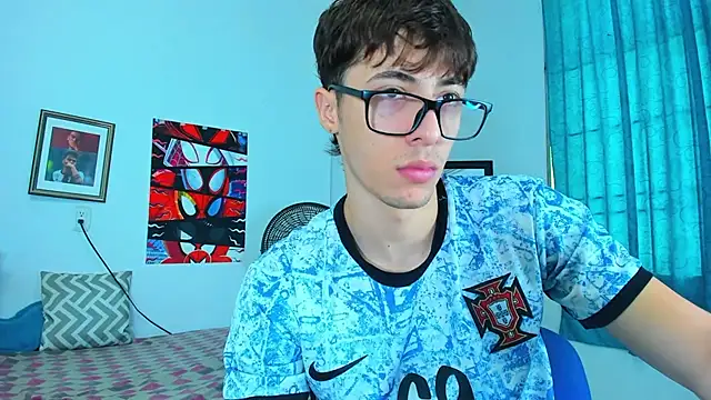 Snapshot of AlessandroDybala chatting on 05.28.26 AlessandroDybala online show from 05.28.26