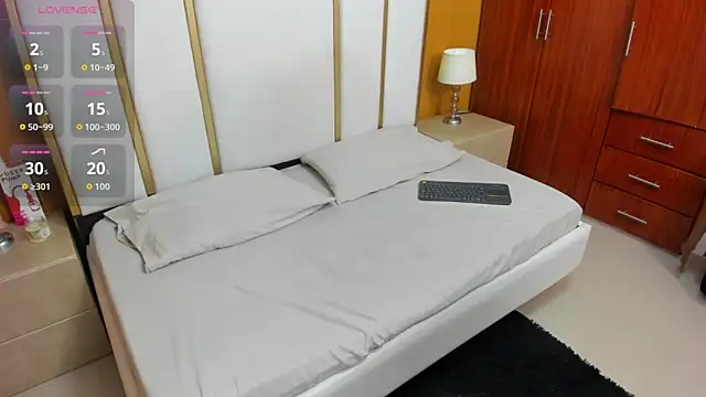 FOXYRIVER  online show from 03.18.26