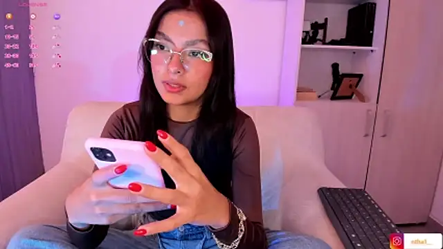 Snapshot of barbie_brunette3 chatting on 10.17.25 barbie brunette3 online show from 10.17.25