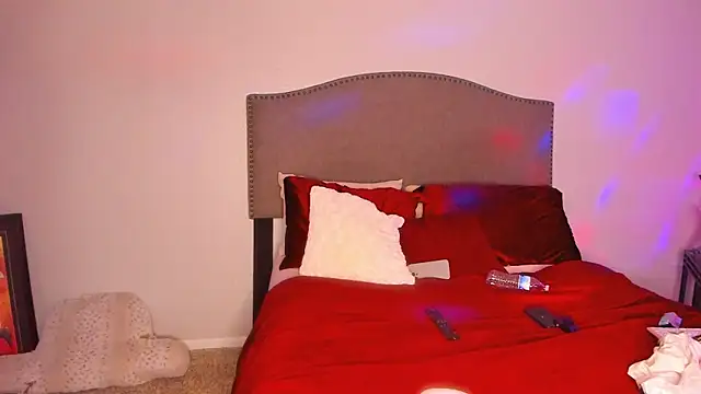 yiauana online show from 11.25.25