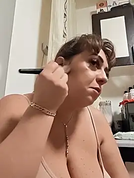 AvaLloyd online show from 10.27.25