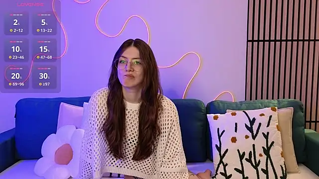 Ester Hill online show from 03.06.25