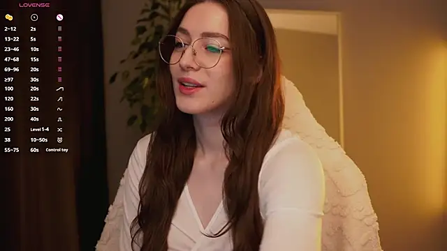 Ester Hill online show from 11.11.25