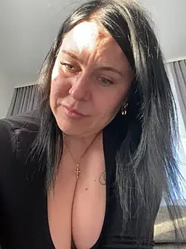 Snapshot of CuteNata chatting on 02.18.25 CuteNata online show from 02.18.25