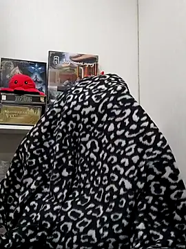 ElliMoor online show from 12.13.24