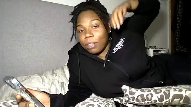 Snapshot of Bali_baddie_x chatting on 02.06.25 Bali baddie x online show from 02.06.25