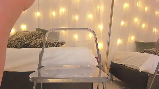 Petite Lucie online show from 02.22.25