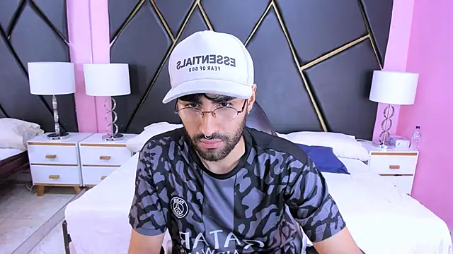 MilanZaire online show from 11.07.25