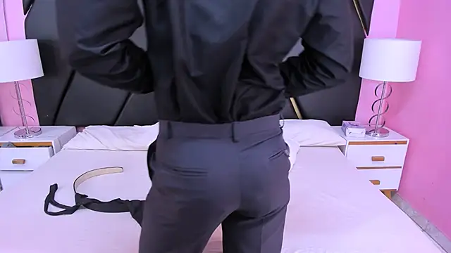 MilanZaire online show from 11.15.25