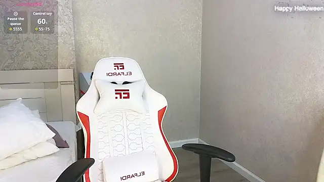 Diana Moon  online show from 11.02.25