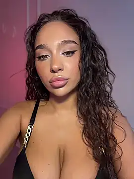 Snapshot of CardiSweetBaby chatting on 05.18.26 CardiSweetBaby online show from 05.18.26