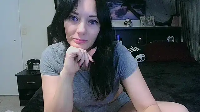CrystalLakeXO online show from 04.26.26