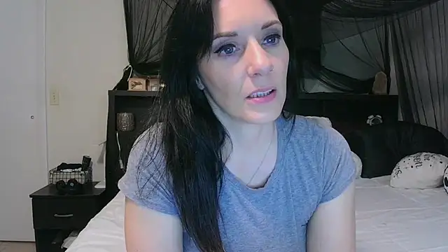 CrystalLakeXO online show from 05.01.26
