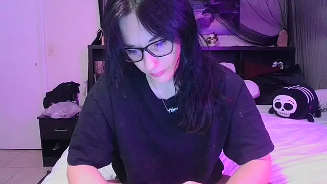 CrystalLakeXO online show from 05.05.26