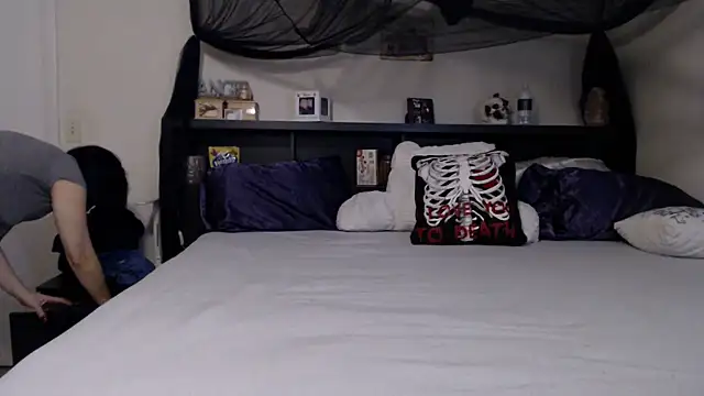 CrystalLakeXO online show from 06.13.26