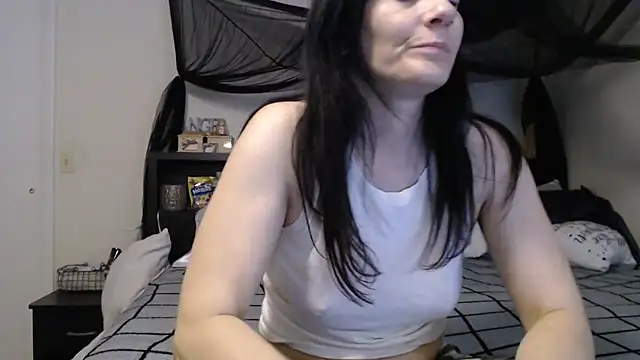 CrystalLakeXO online show from 06.19.26