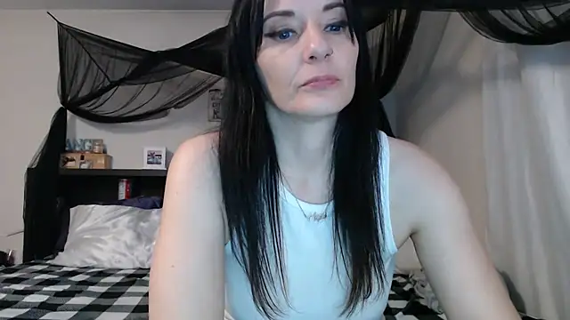 CrystalLakeXO online show from 07.24.26