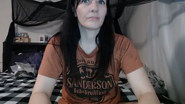 CrystalLakeXO online show from 07.25.26
