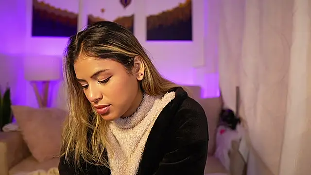 SaraParisi online show from 02.19.25