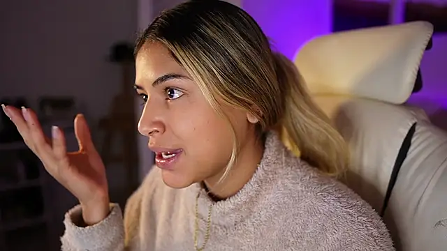 SaraParisi online show from 02.21.25