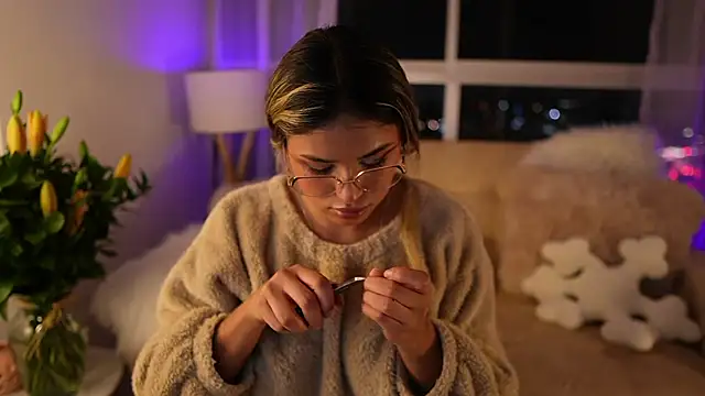 SaraParisi online show from 03.07.25