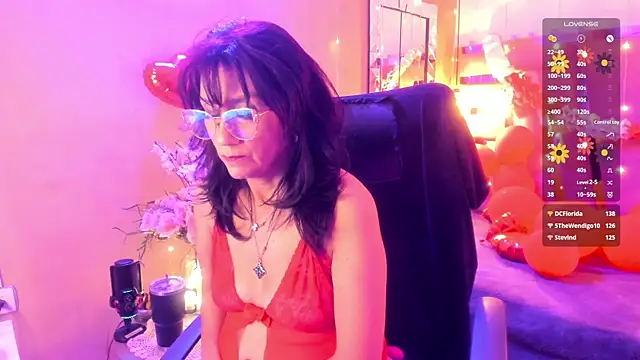 Snapshot of Ahytanna chatting on 02.15.25 Ahytanna online show from 02.15.25