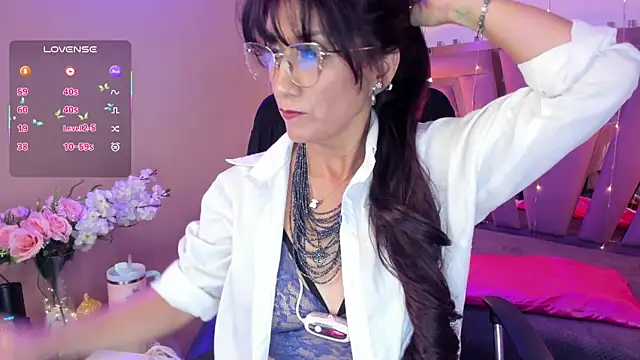 Snapshot of Ahytanna chatting on 03.06.25 Ahytanna online show from 03.06.25