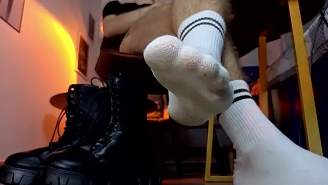 Joseph  Quinn online show from 01.09.26