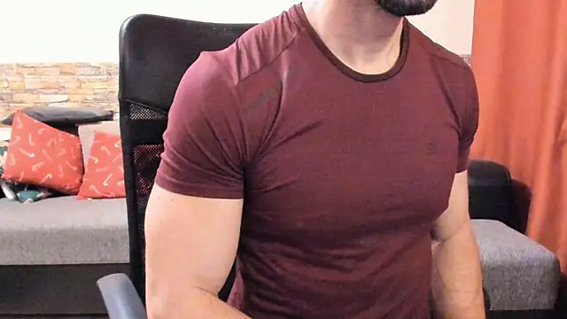 HotHunkTrainer online show from 02.12.26