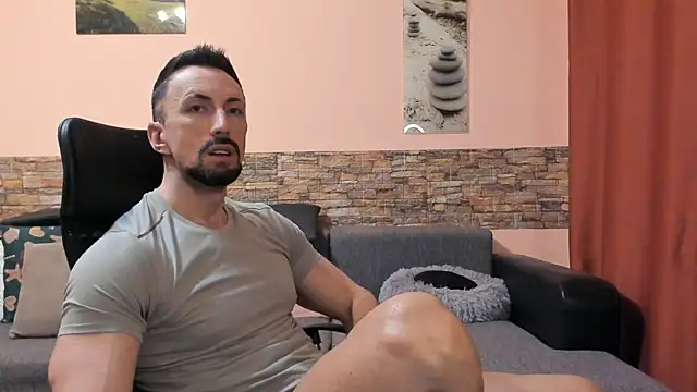 HotHunkTrainer online show from 02.23.26