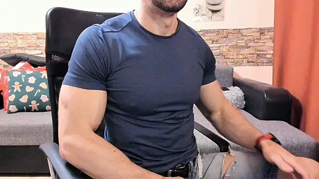 HotHunkTrainer online show from 03.11.26