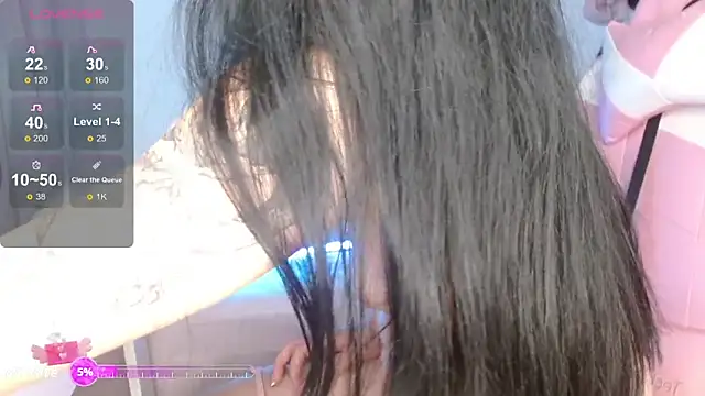Snapshot of sexy_valentina1 chatting on 09.20.25 sexy valentina1 online show from 09.20.25