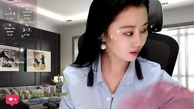 W-E-N-123 online show from 11.28.25